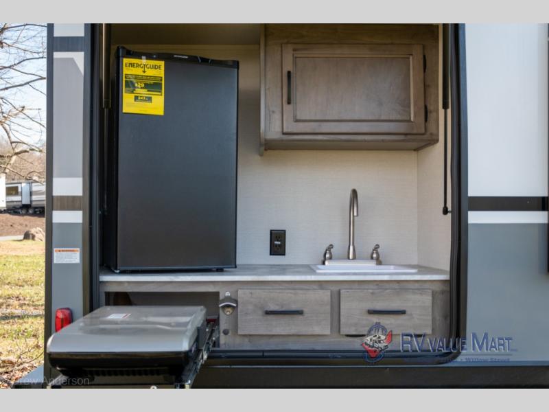 COACHMEN Outdoor Kitchen