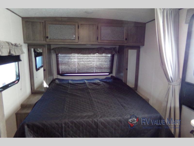 Coachmen Bedroom